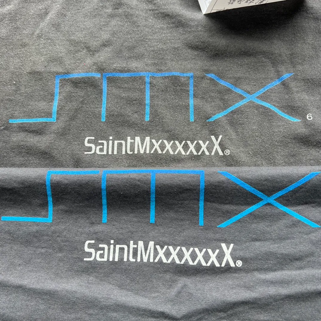 Printing proofing SAINT Mxxxxxx SM6 TEE/BLK Latest SM6 basic LOGO printed TEE Washed black S-XL Garment dyeing Rewashed to make it worn Hanging holes Correctly with anti-counterfeiting angel mark